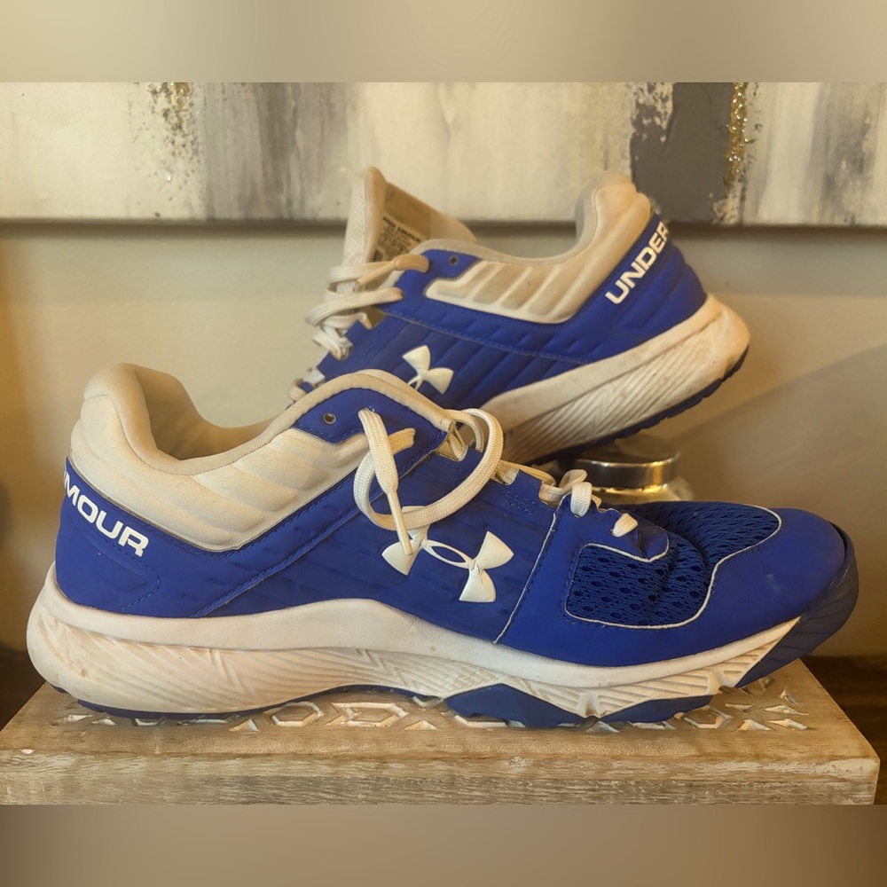 UNDER ARMOUR | Blue and White Sneakers Size 10.5